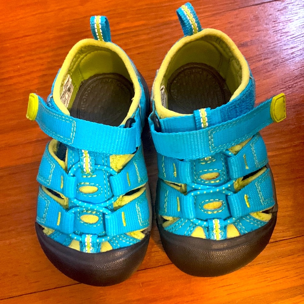 KEEN - toddler sandals (water shoes)